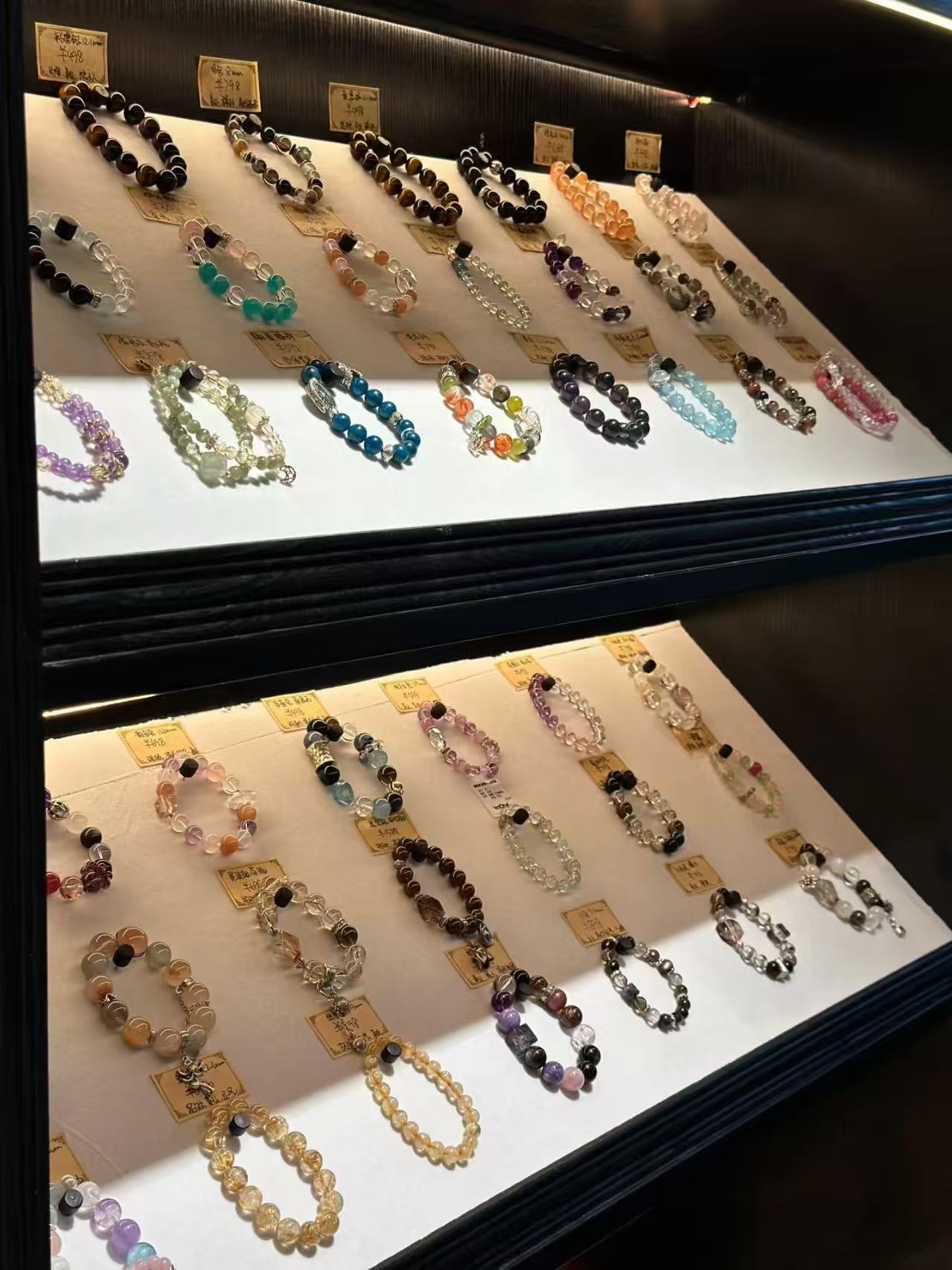 Jewelries-Claim in Live